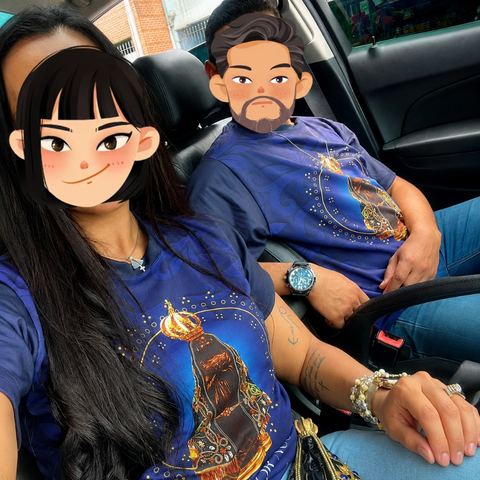 Devoto 2 usando a Camisa Devocional de Nossa Senhora Aparecida
